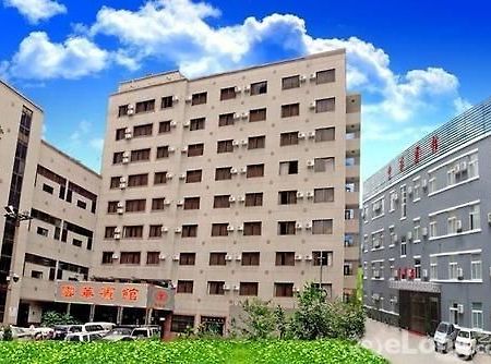 Landmark Hotel Kunming Esterno foto