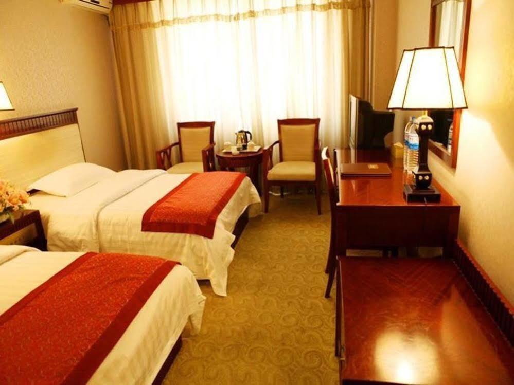 Landmark Hotel Kunming Esterno foto