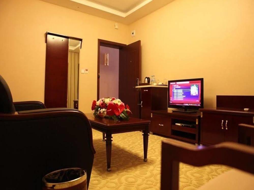 Landmark Hotel Kunming Esterno foto