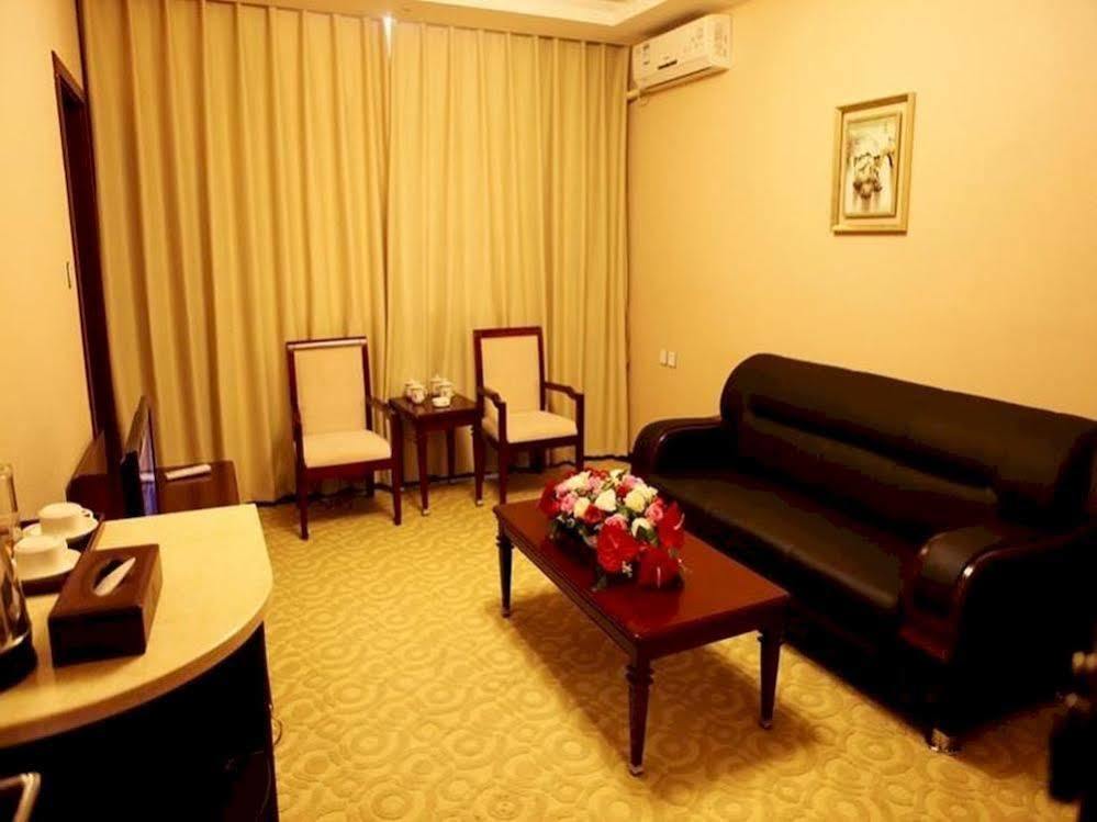 Landmark Hotel Kunming Esterno foto