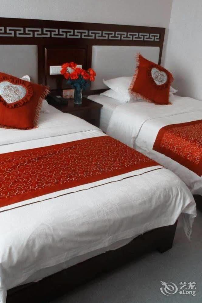 Landmark Hotel Kunming Esterno foto