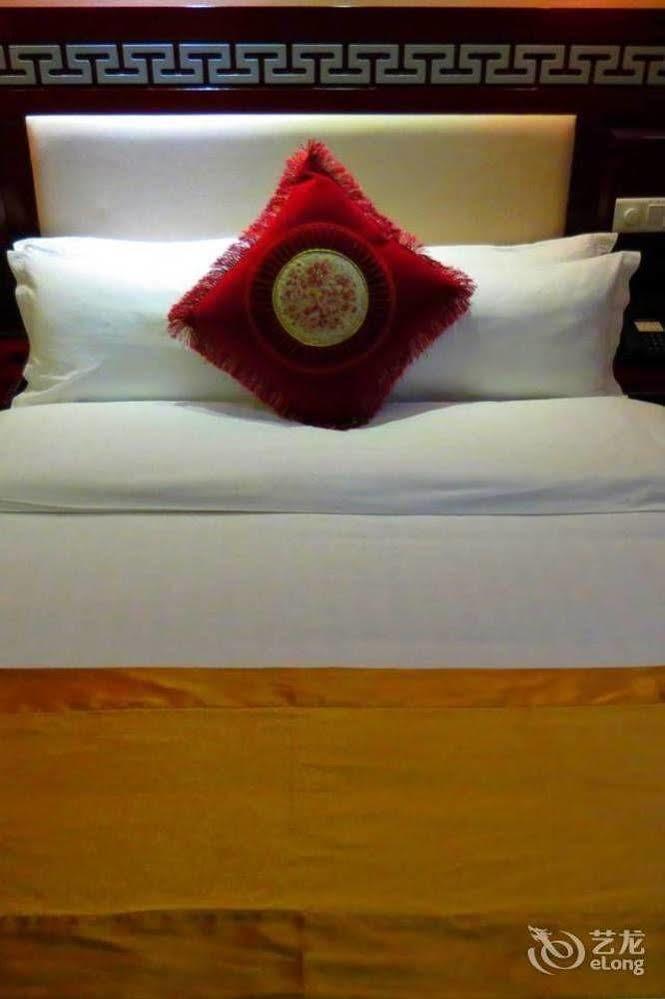 Landmark Hotel Kunming Esterno foto