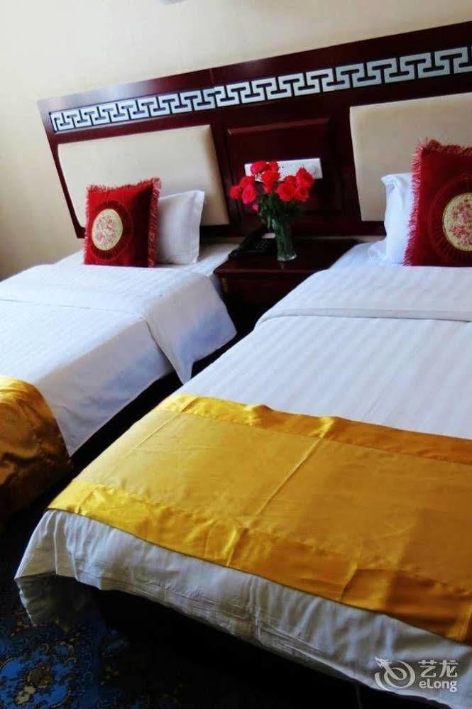 Landmark Hotel Kunming Esterno foto