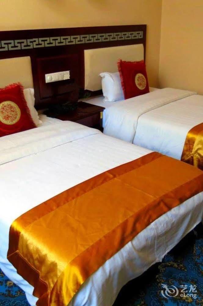 Landmark Hotel Kunming Esterno foto