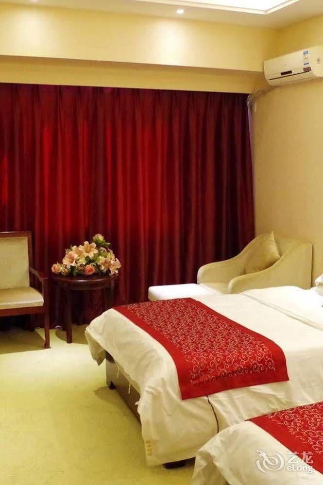 Landmark Hotel Kunming Esterno foto