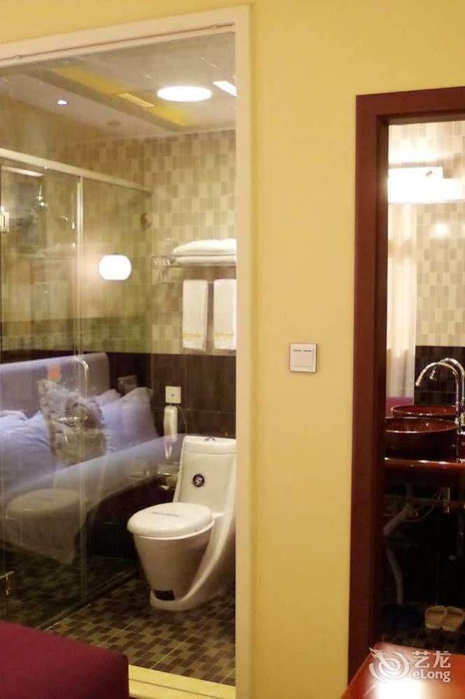 Landmark Hotel Kunming Esterno foto