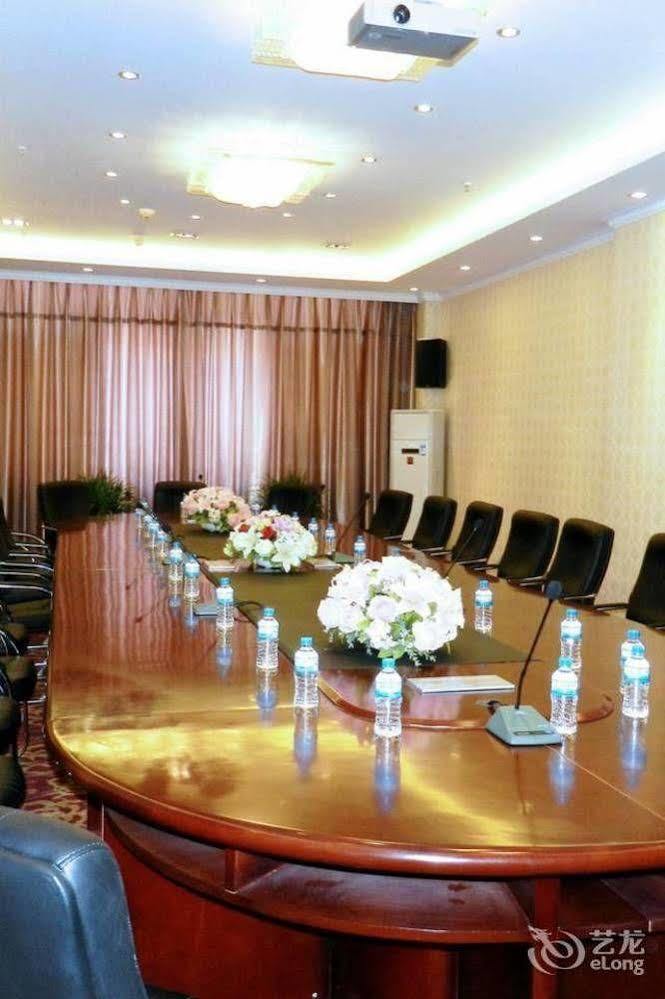 Landmark Hotel Kunming Esterno foto